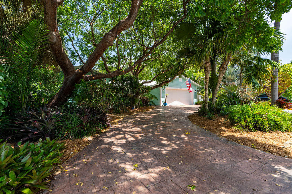2823 NE 35th Lighthouse Point, FL 33064