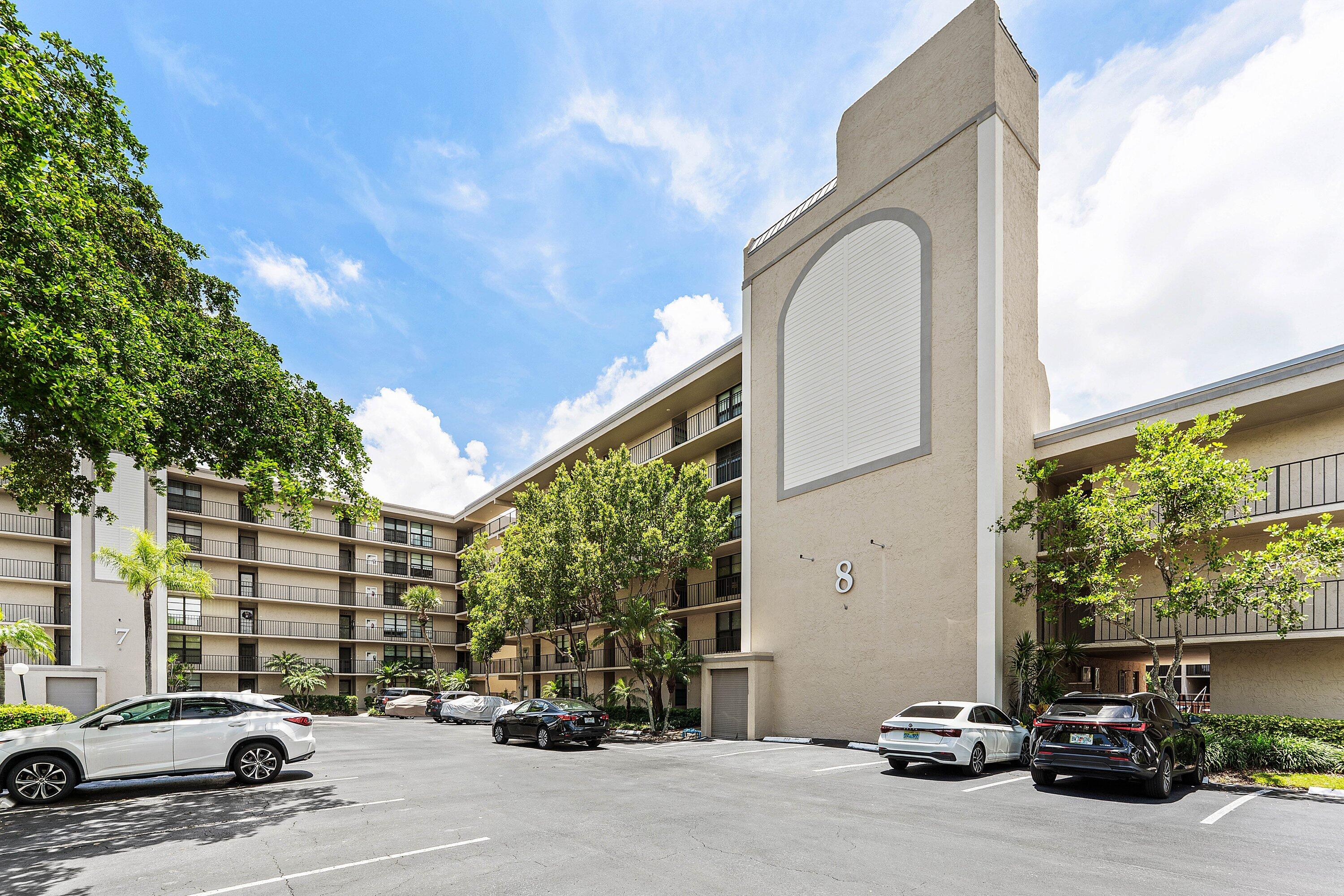 8 N Royal Palm Way #6040