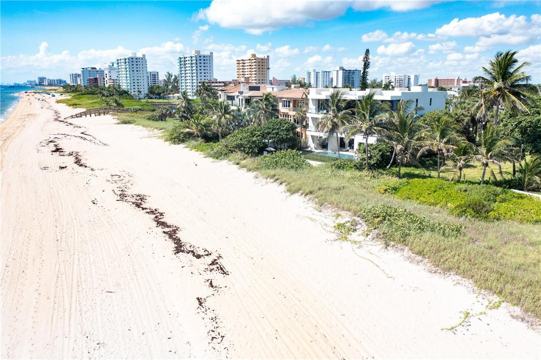 2100 Bay Dr Pompano Beach, FL 33062