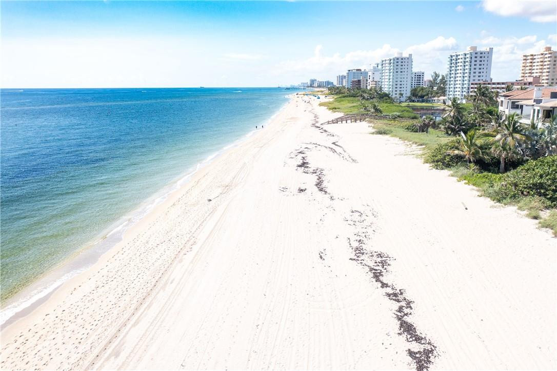 2100 Bay Dr Pompano Beach, FL 33062