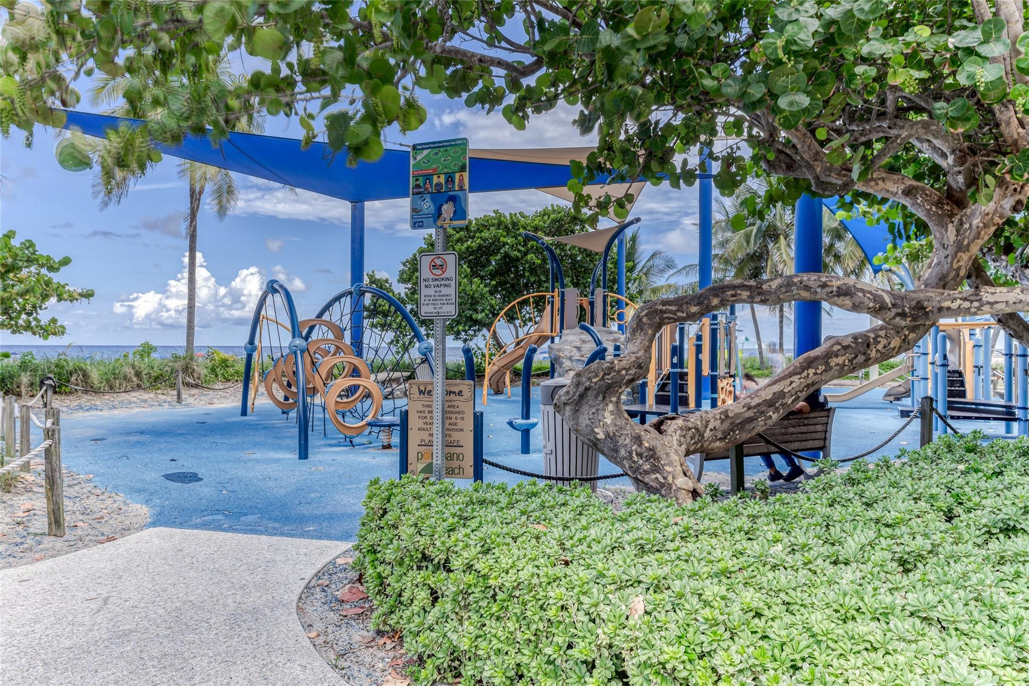 2100 Bay Dr Pompano Beach, FL 33062