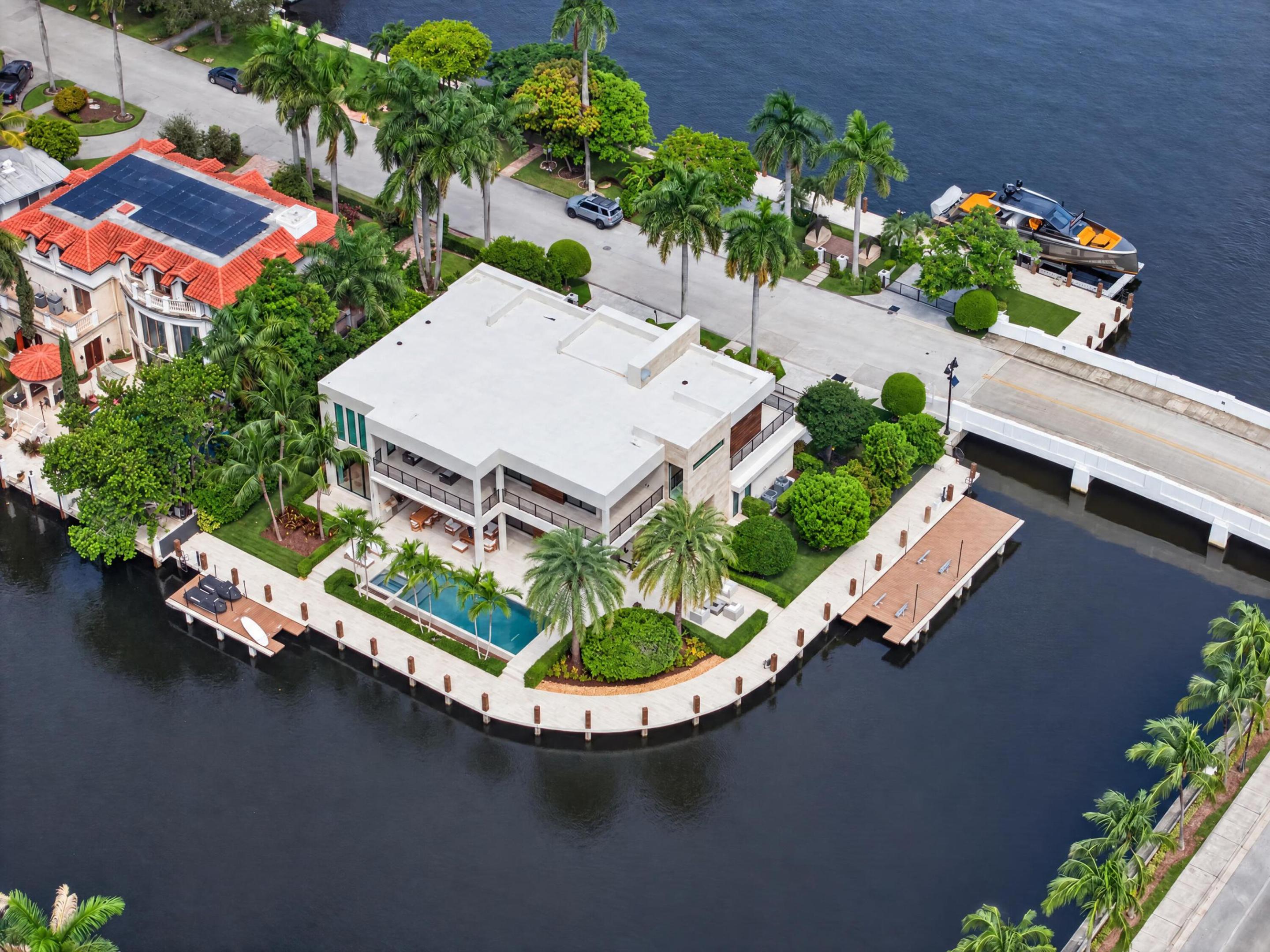 1 Royal Palm Dr Fort Lauderdale, FL 33301