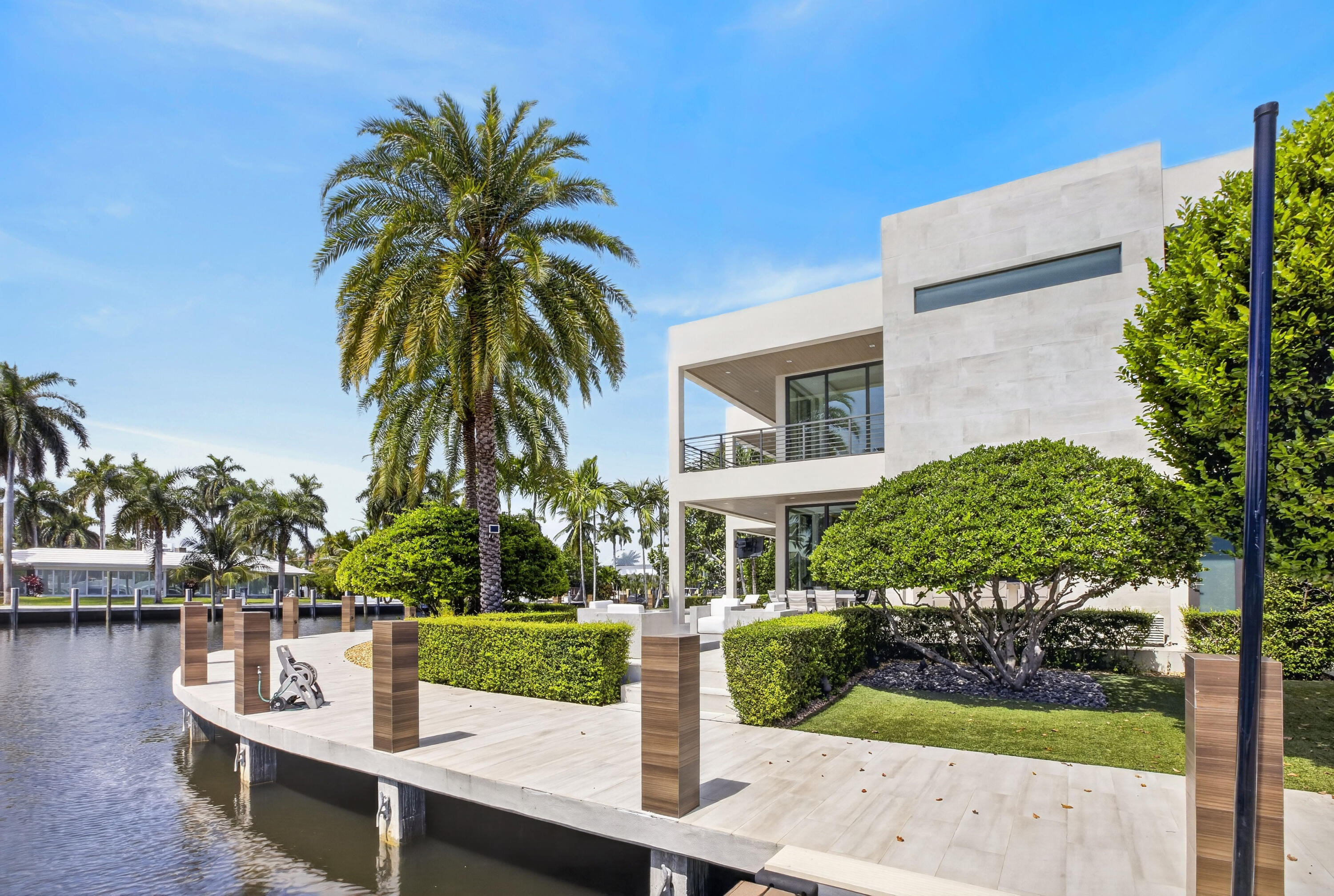 1 Royal Palm Dr Fort Lauderdale, FL 33301