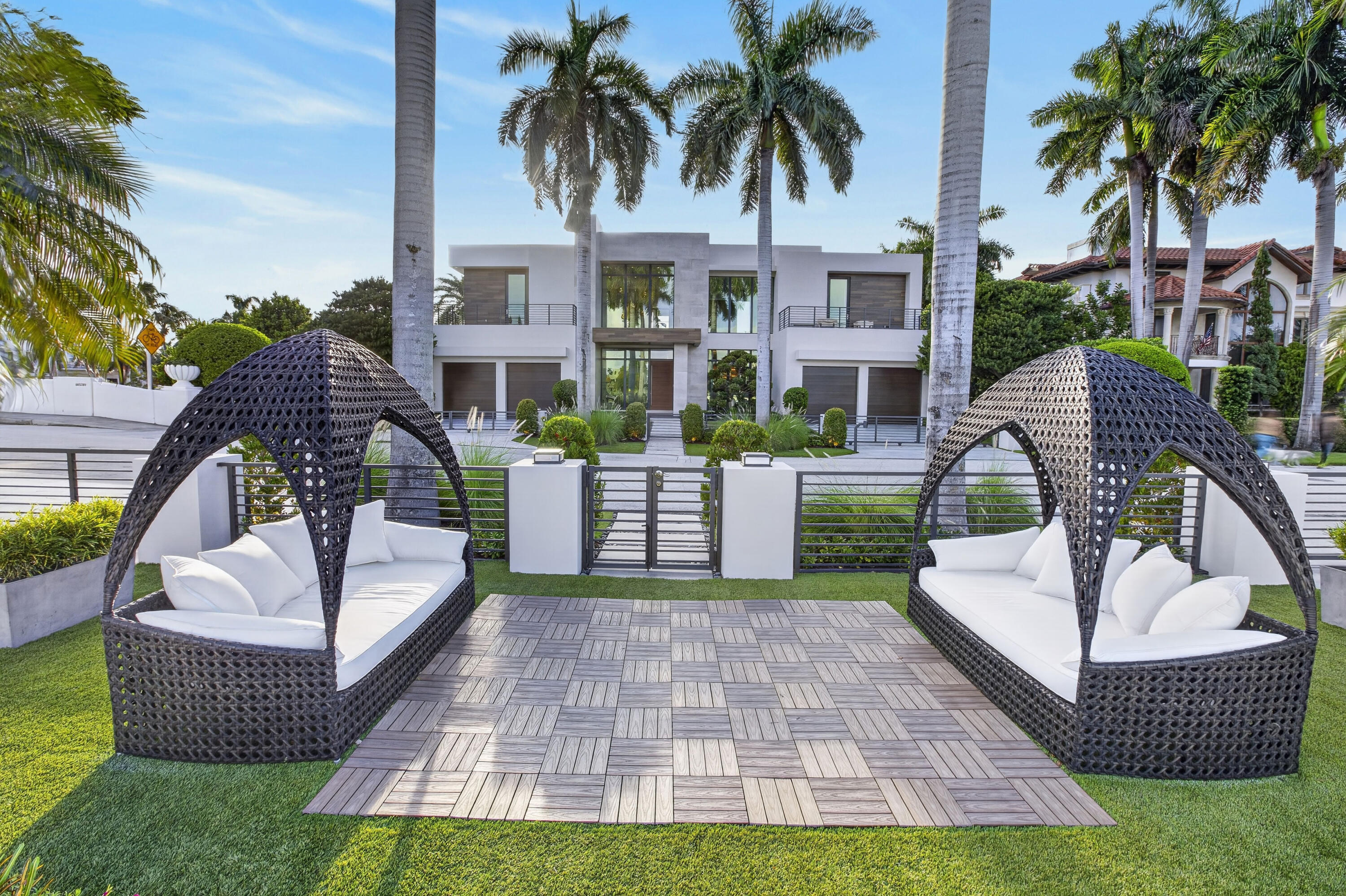 1 Royal Palm Dr Fort Lauderdale, FL 33301