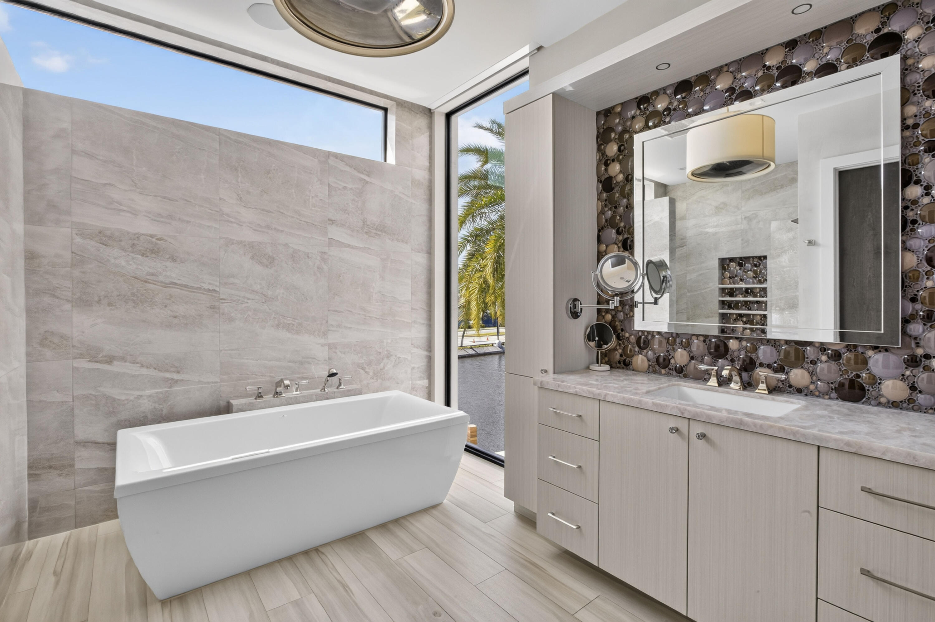 1 Royal Palm Dr Fort Lauderdale, FL 33301