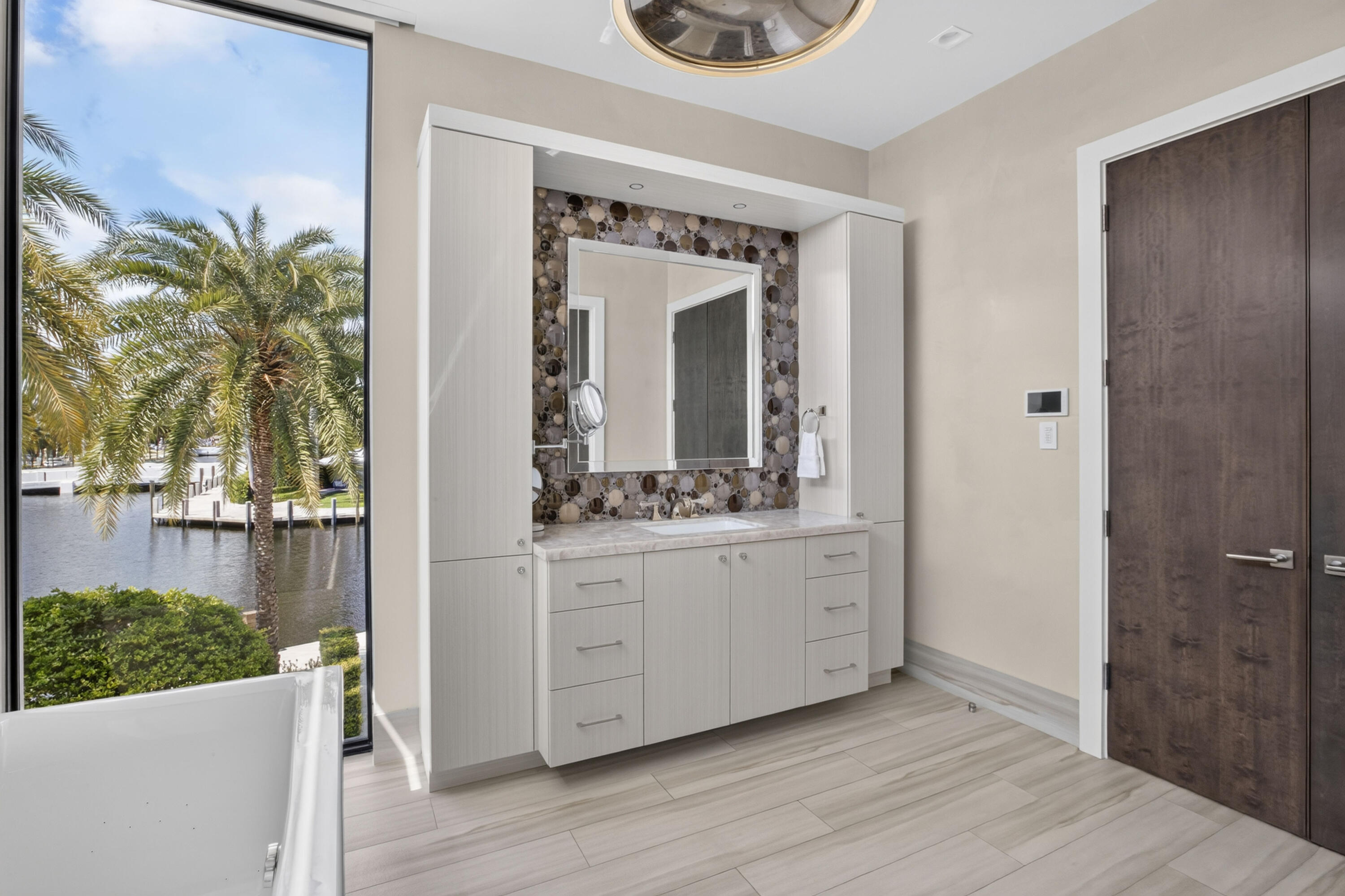 1 Royal Palm Dr Fort Lauderdale, FL 33301