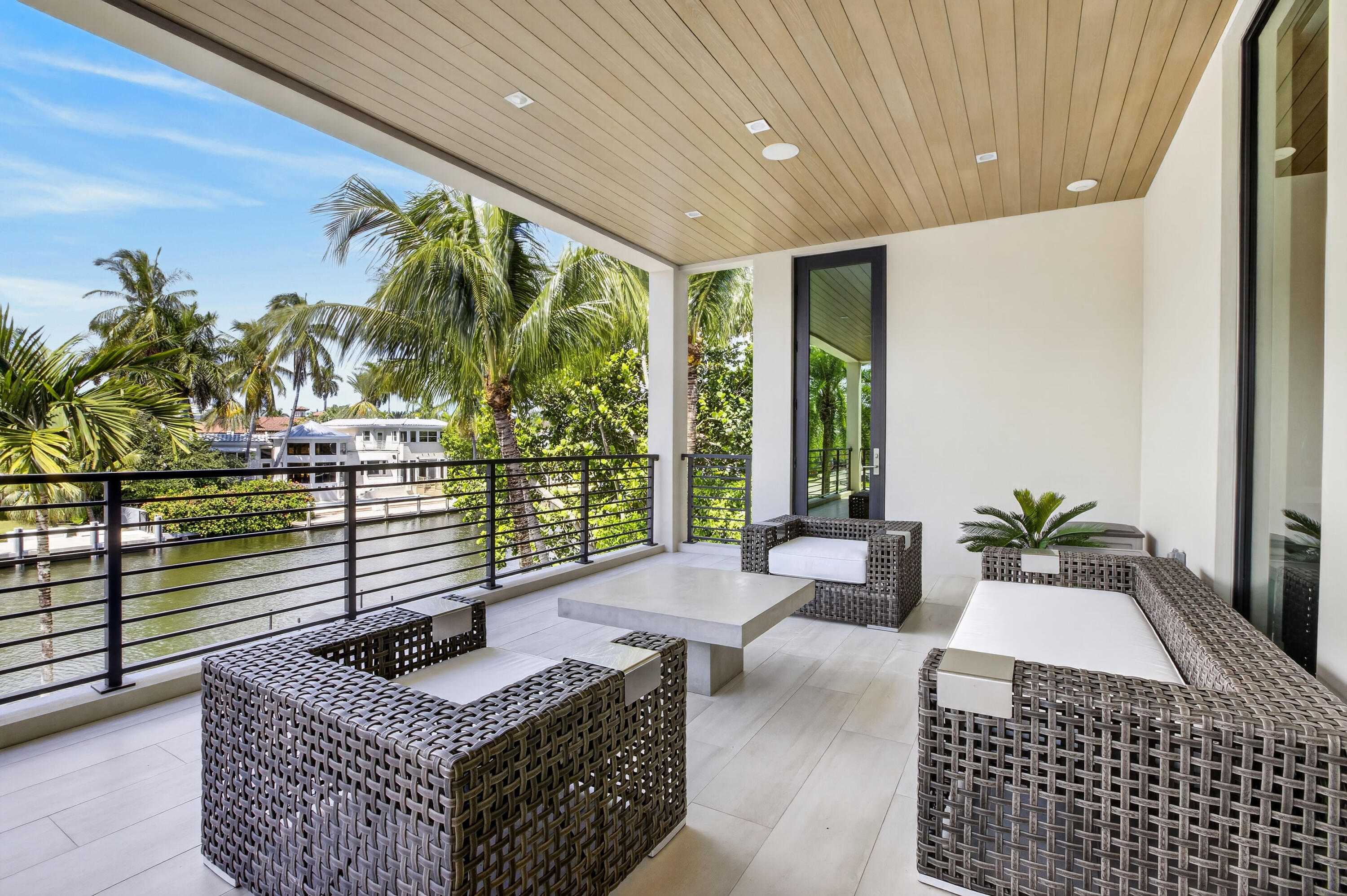 1 Royal Palm Dr Fort Lauderdale, FL 33301