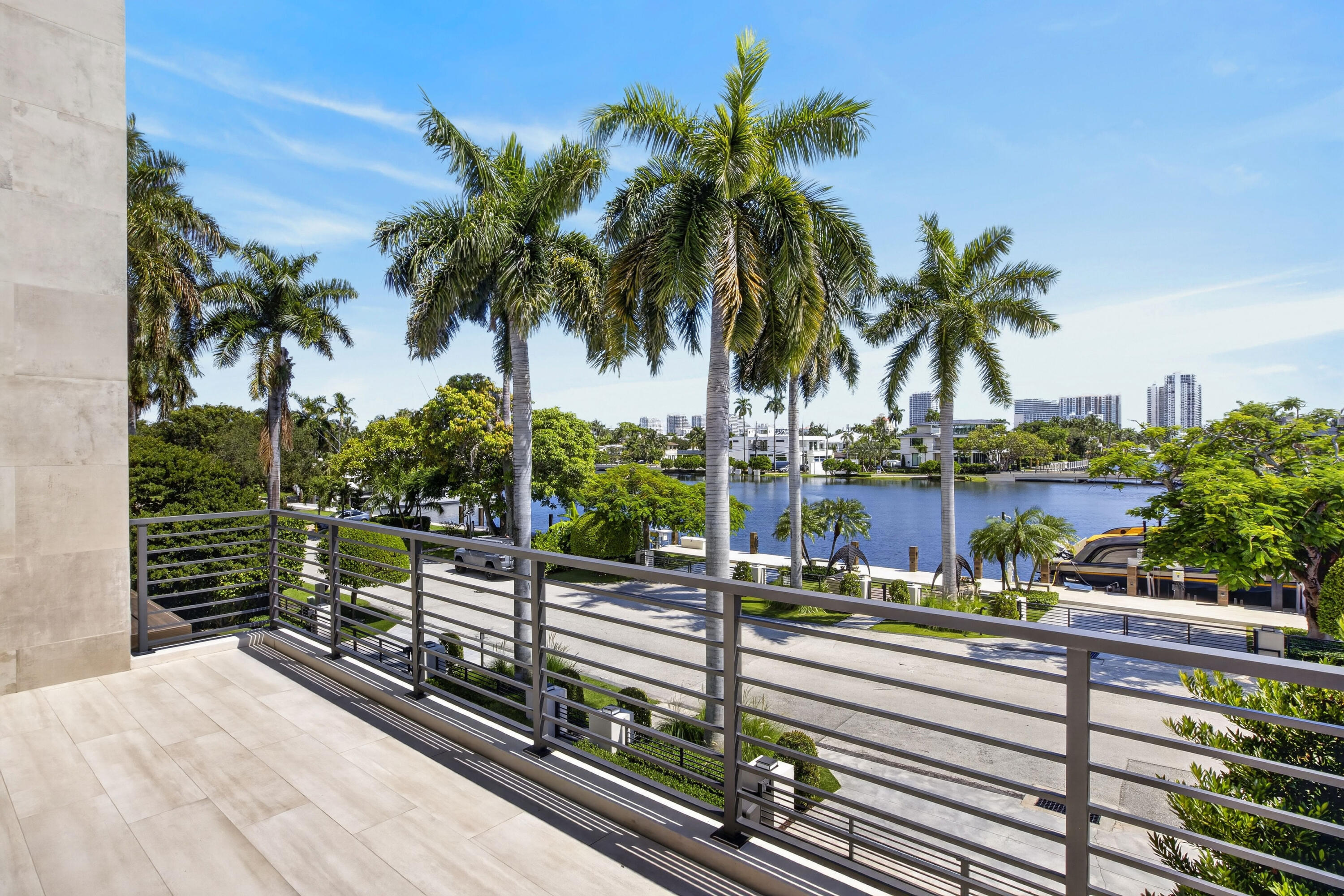 1 Royal Palm Dr Fort Lauderdale, FL 33301