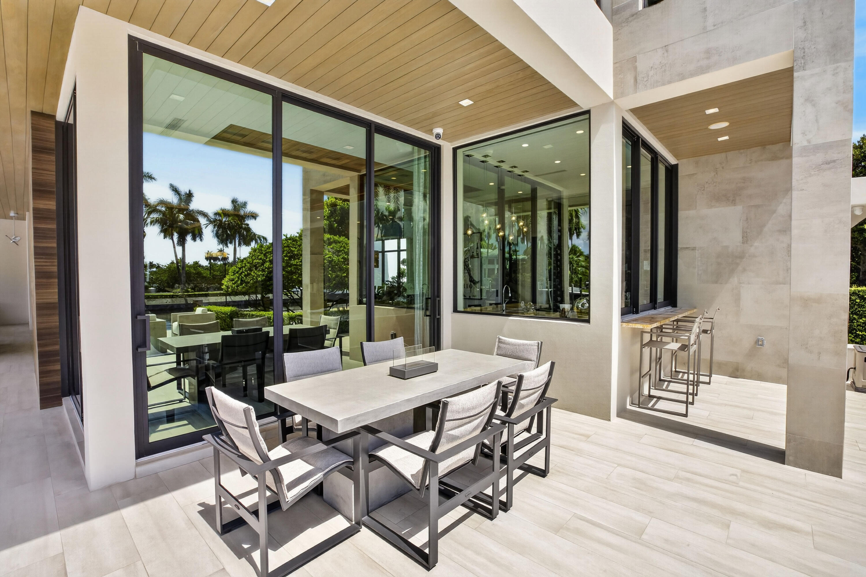 1 Royal Palm Dr Fort Lauderdale, FL 33301