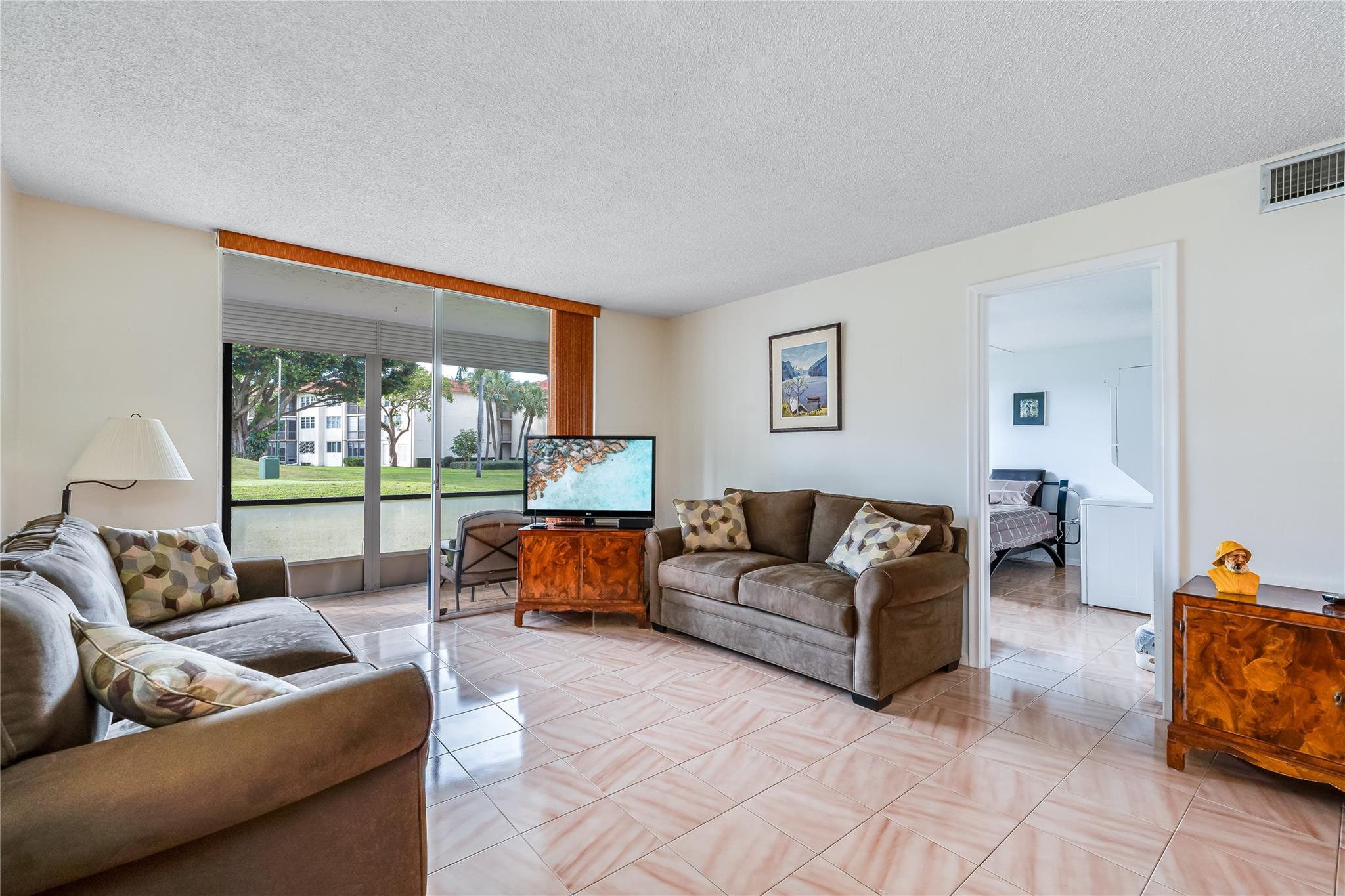 811 S Hollybrook Dr #103