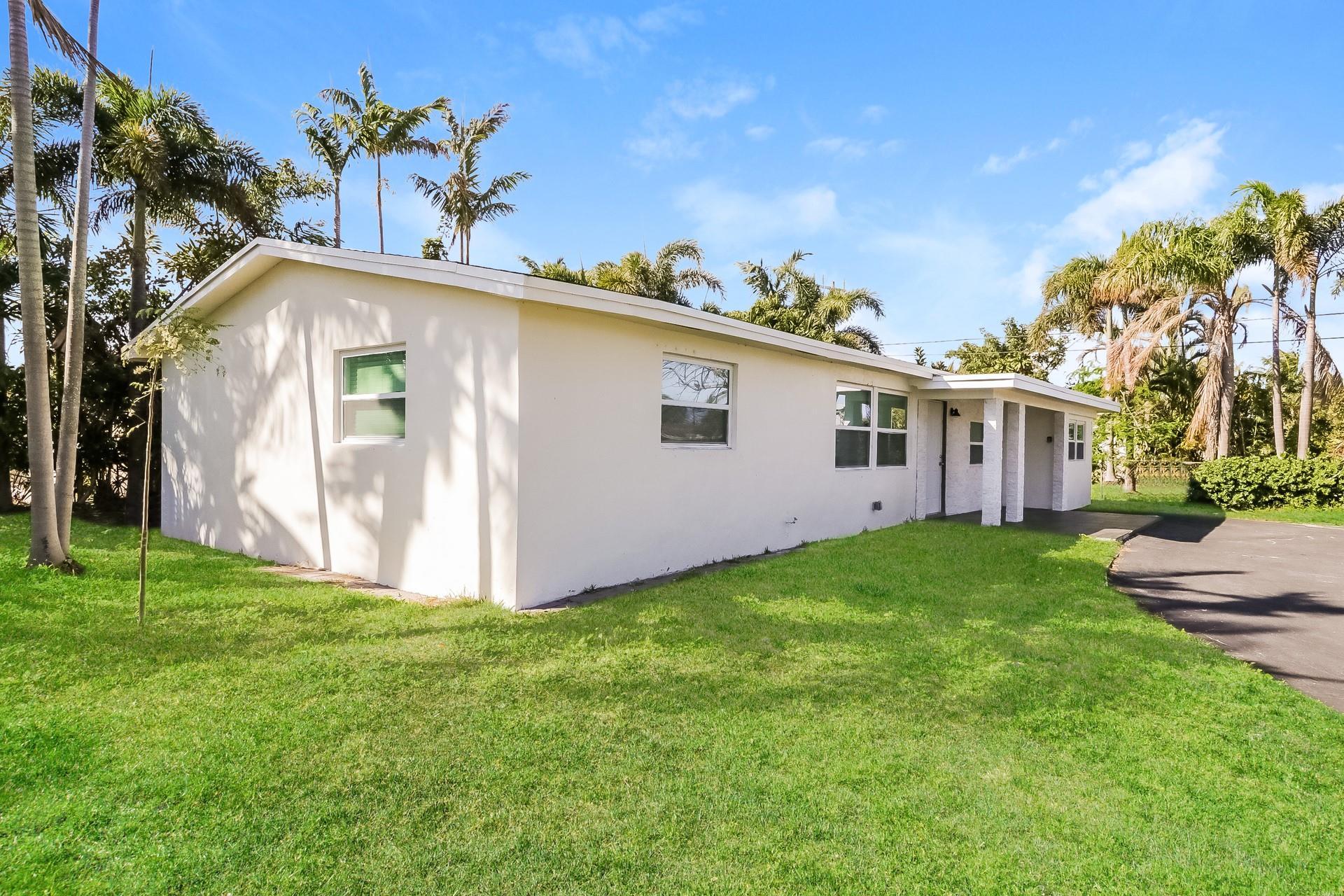 715 SW 2nd St,Boynton Beach, FL 33435