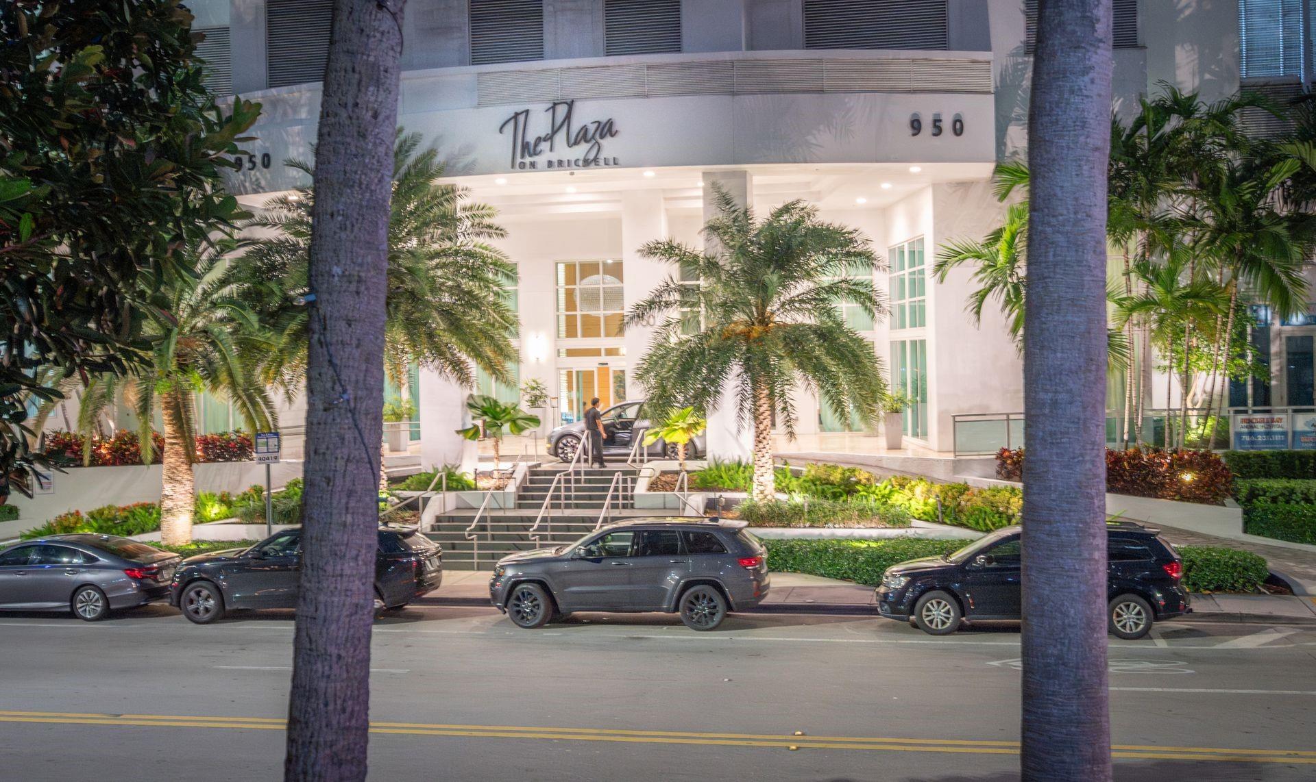 image The Plaza6