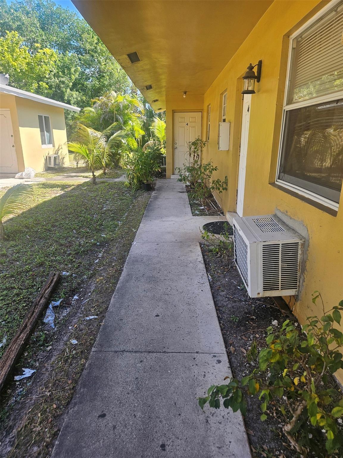 656 SW 16th Ave
