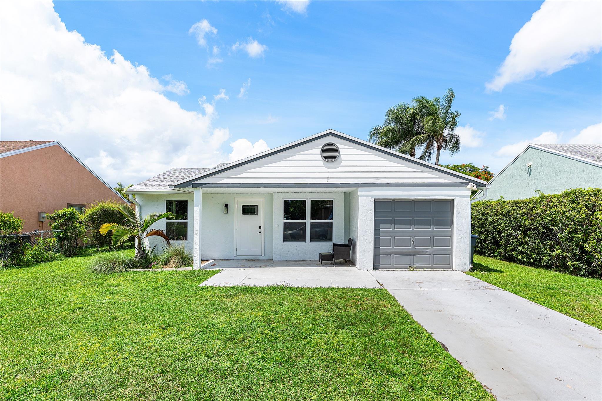8257 Cedar Holw Ln