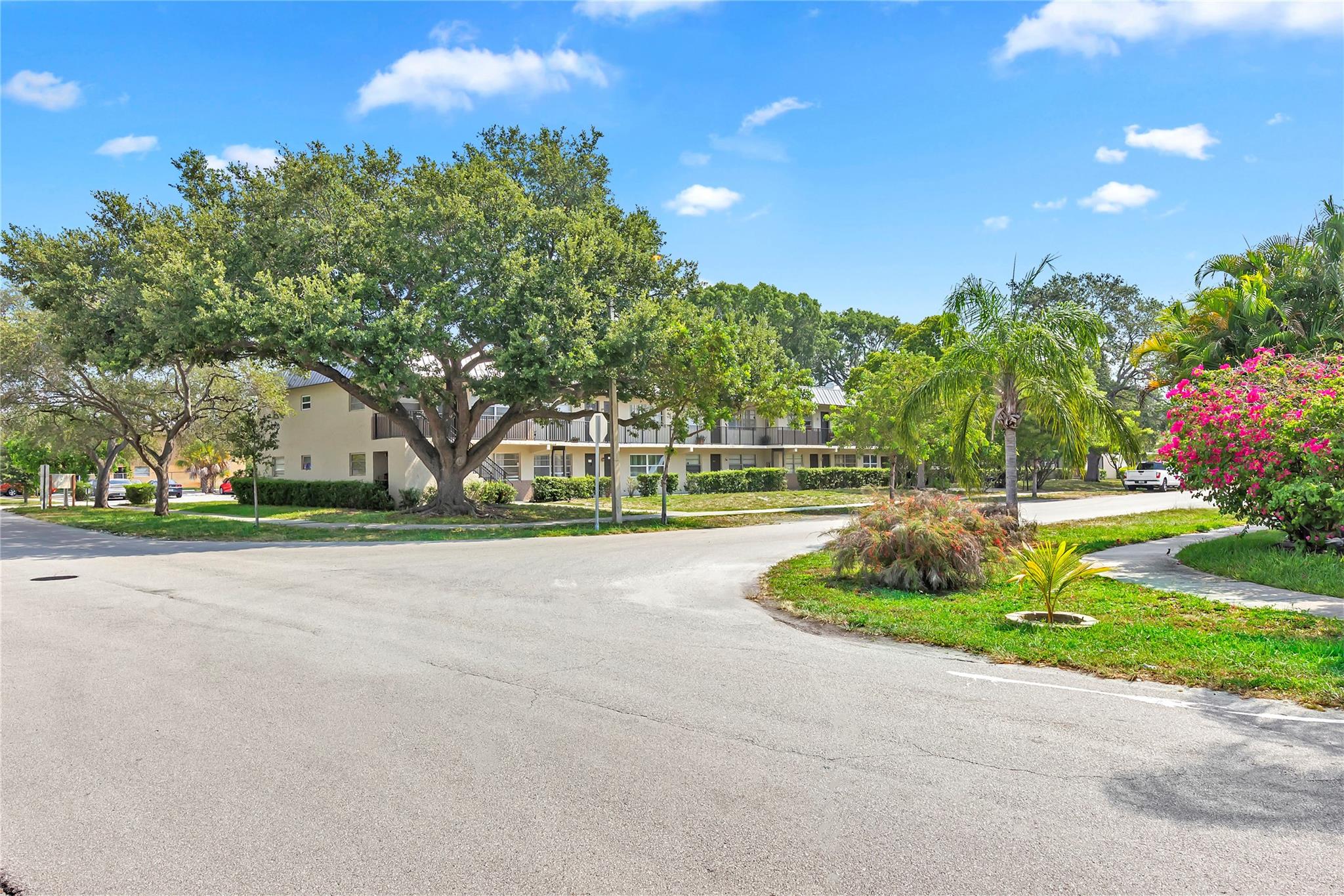 207 NW 32nd Ct #106