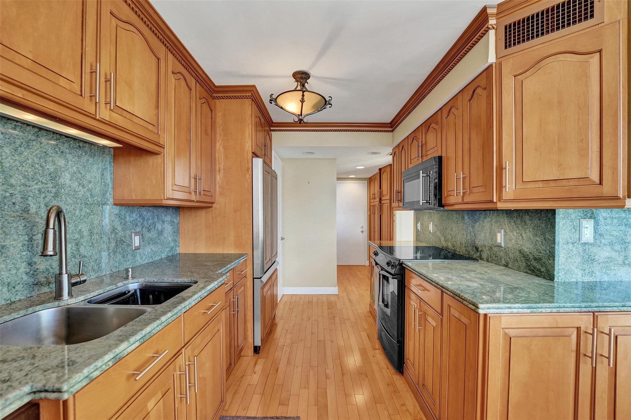 936 Intracoastal Dr #11C Fort Lauderdale, FL 33304 936 Intracoastal Dr #11C Fort Lauderdale, FL 33304