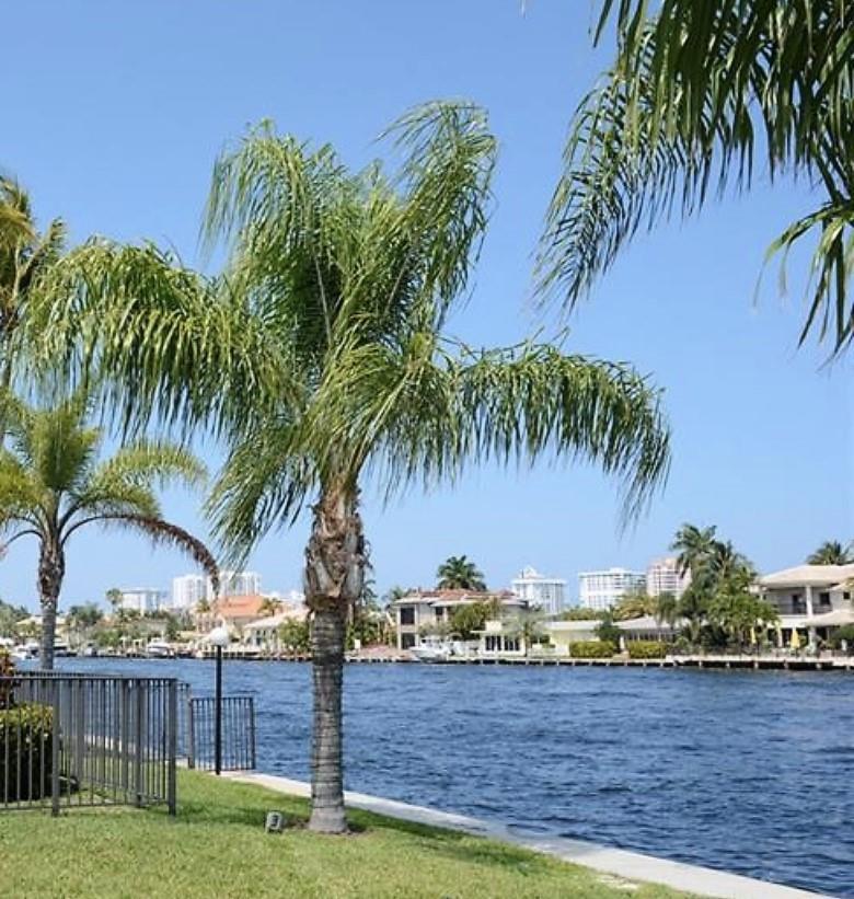 6369 Bay Clb Dr #1