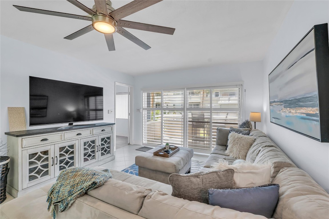 1198 Hillsboro Mile #212 Hillsboro Beach, FL 33062