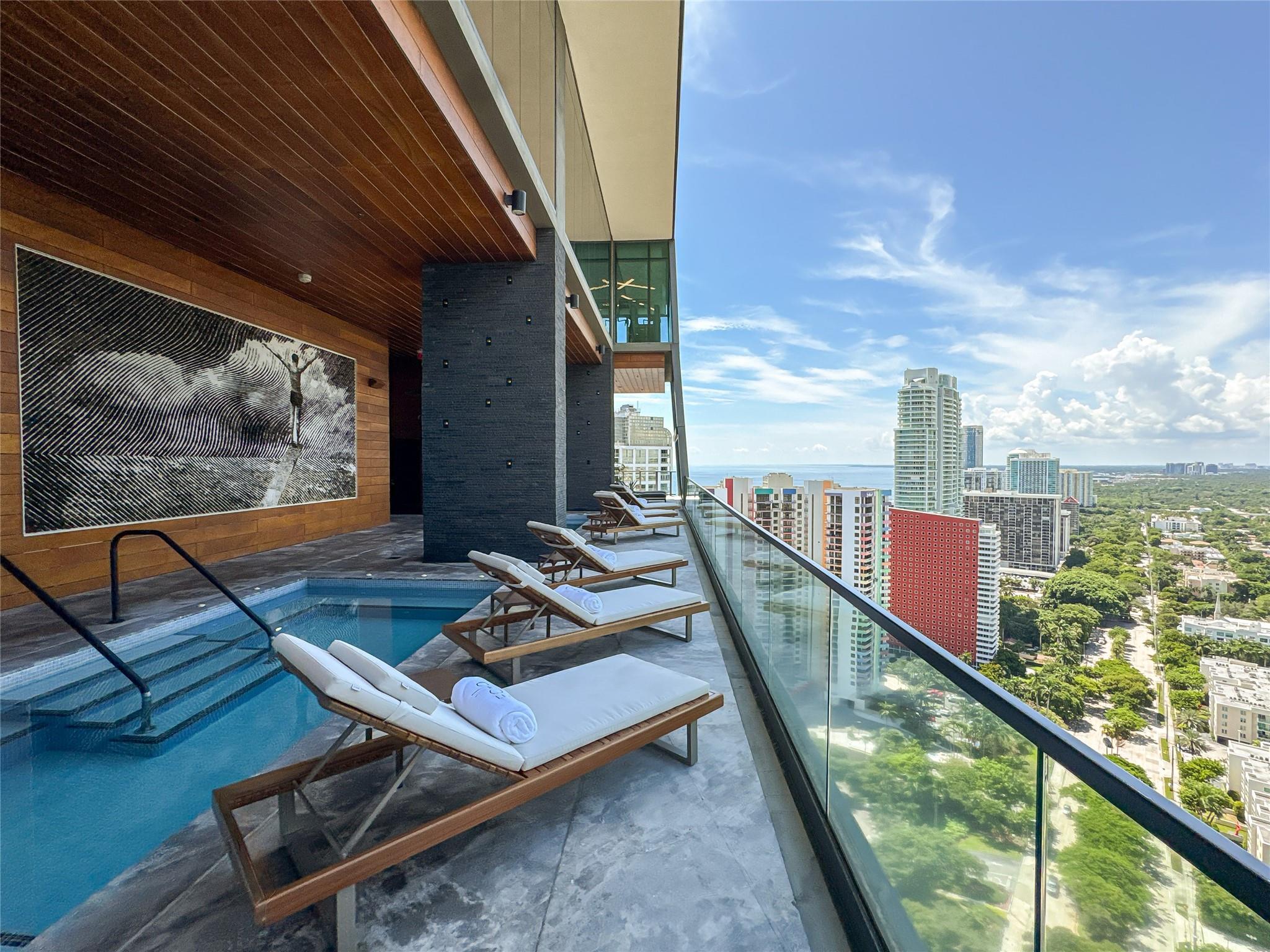image Echo Brickell8