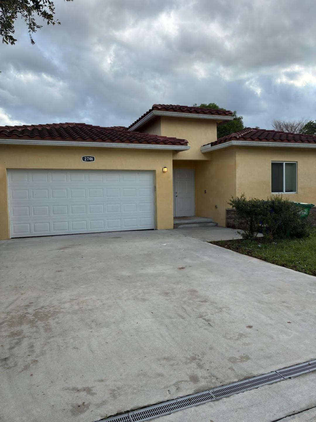 2746 NW 13rd Ct