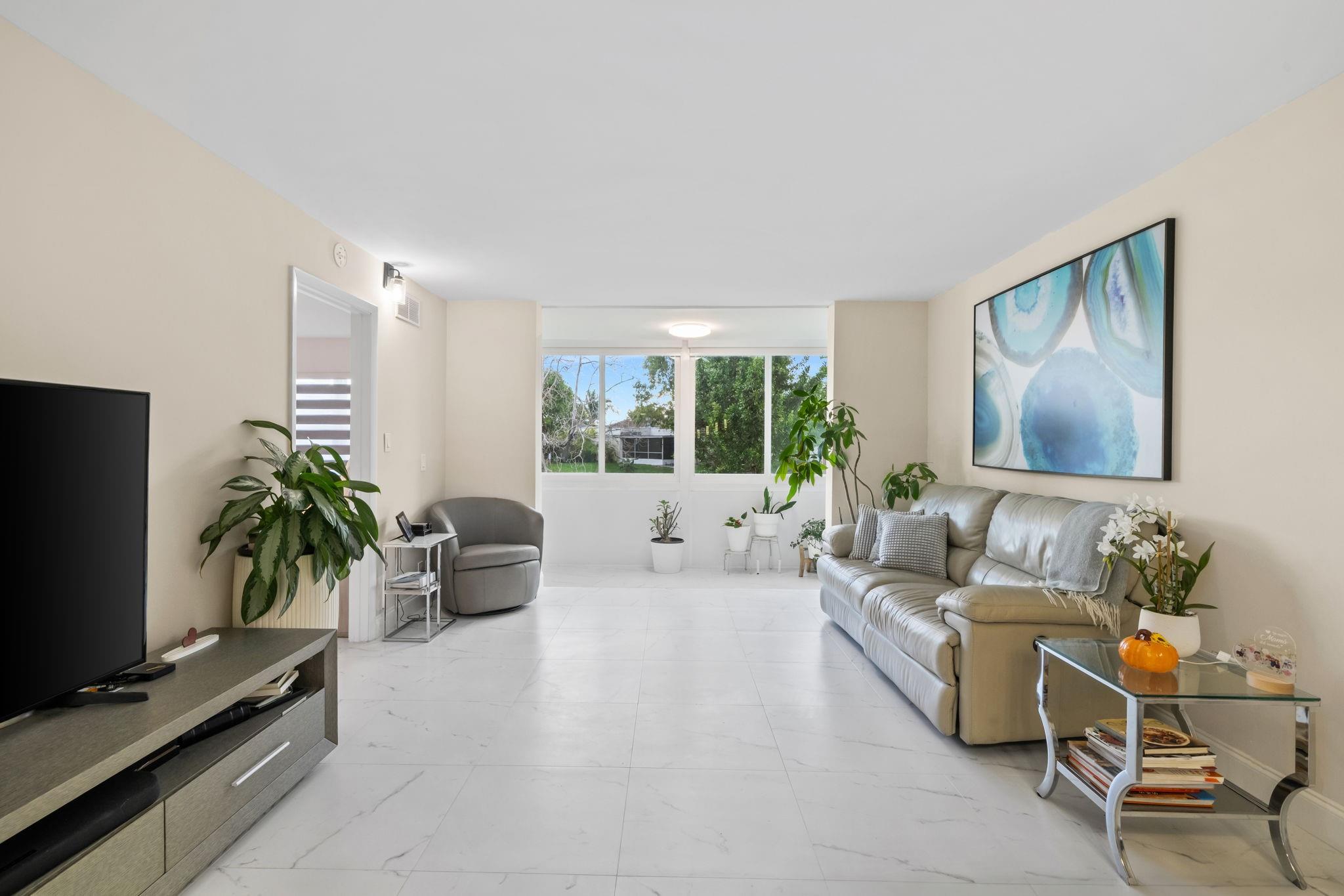 9660 Sunrise Lks Blvd #103