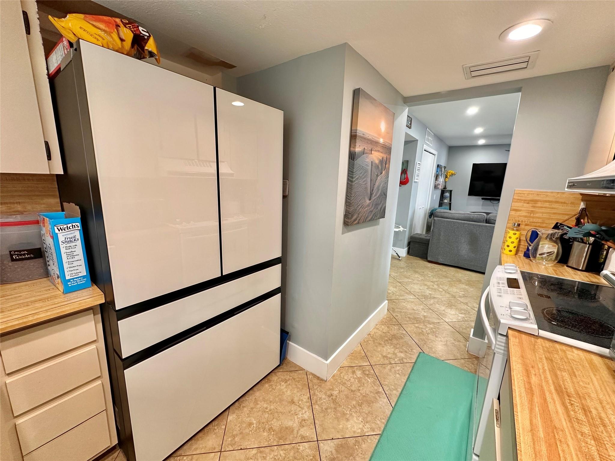 2201 N Surf Rd Hollywood, FL 33019