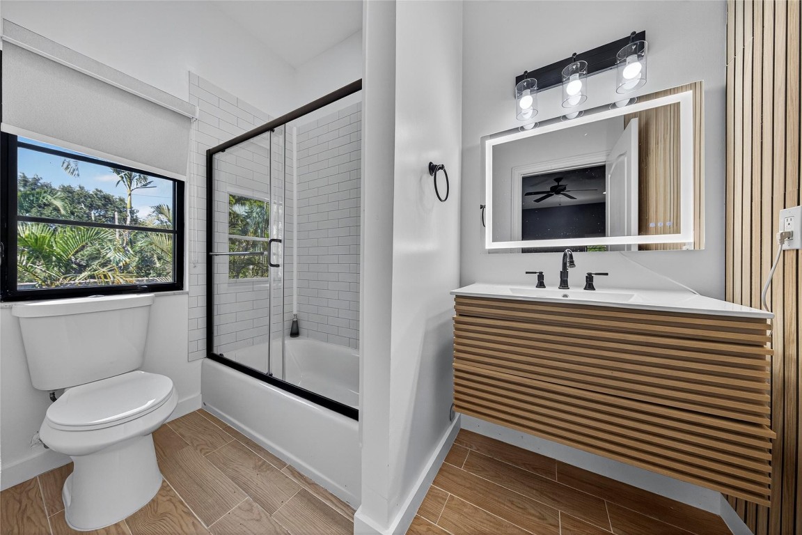 2211 NE 43rd Lighthouse Point, FL 33064