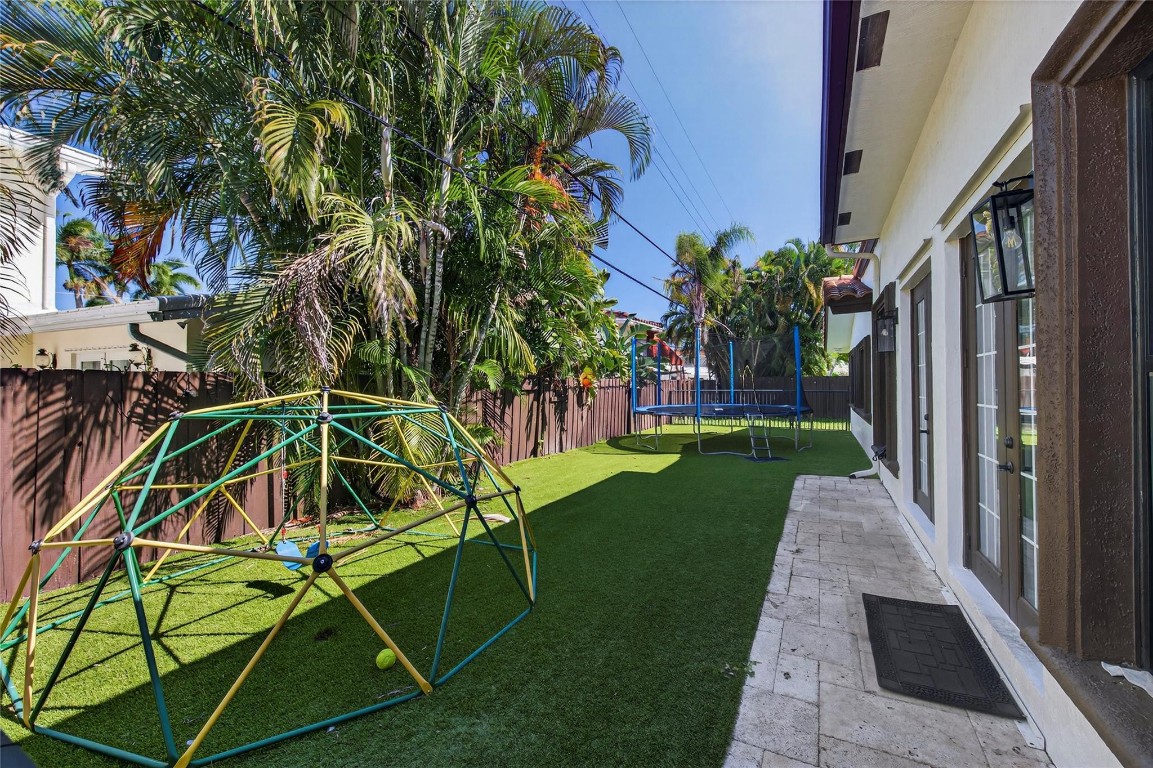 2211 NE 43rd Lighthouse Point, FL 33064