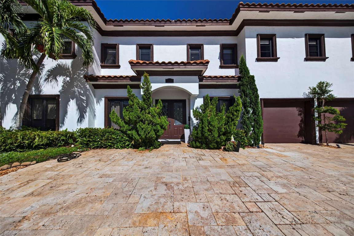 2211 NE 43rd Lighthouse Point, FL 33064