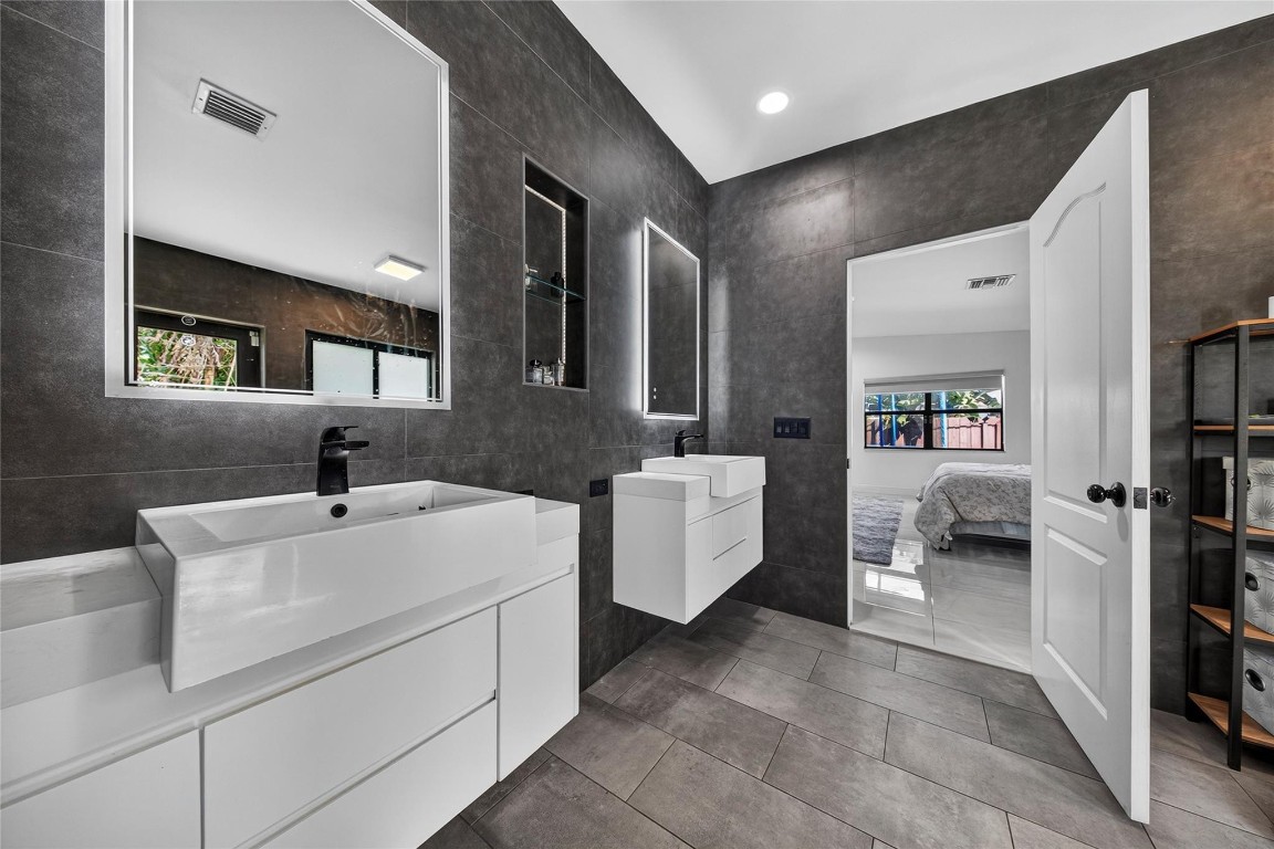 2211 NE 43rd Lighthouse Point, FL 33064