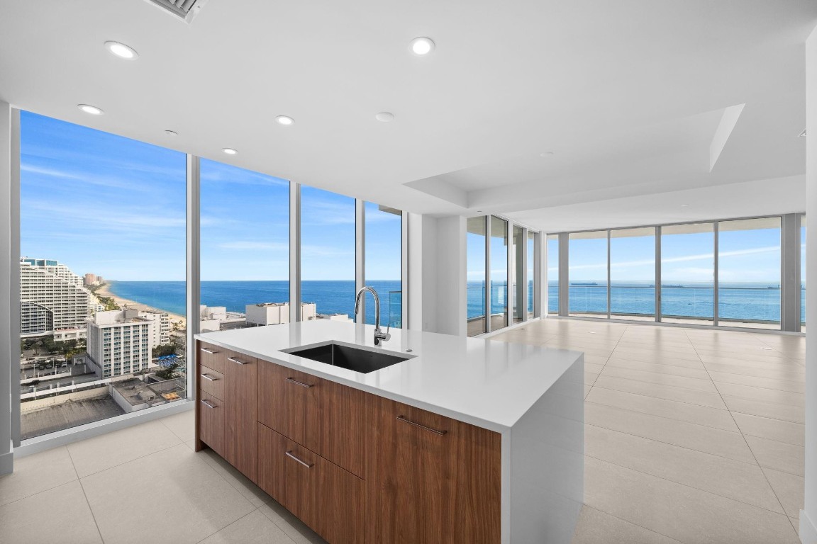 151 N Seabreeze #1804-E Fort Lauderdale, FL 33304