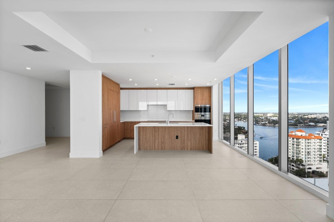 151 N Seabreeze #1804-E Fort Lauderdale, FL 33304