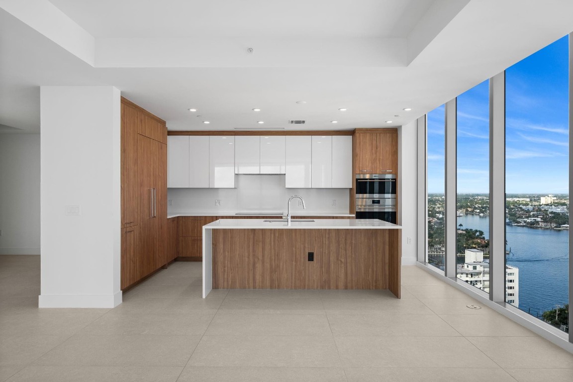 151 N Seabreeze #1804-E Fort Lauderdale, FL 33304