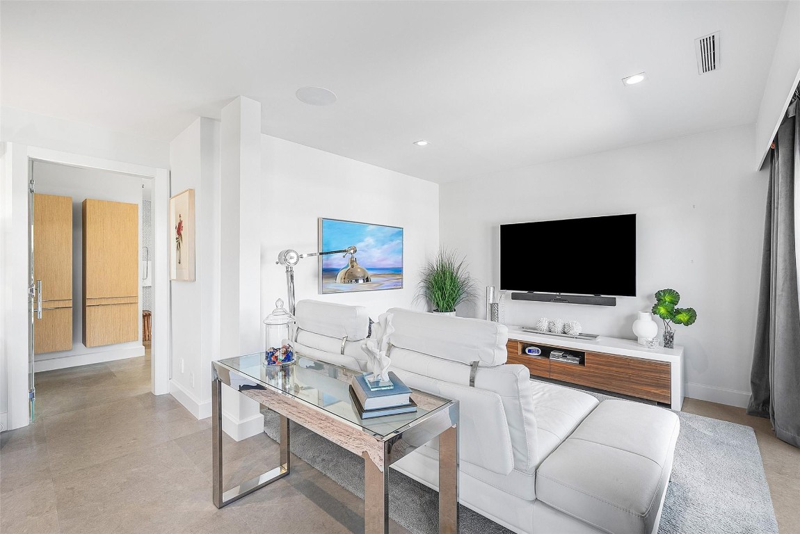 2855 NE 35th Fort Lauderdale, FL 33306