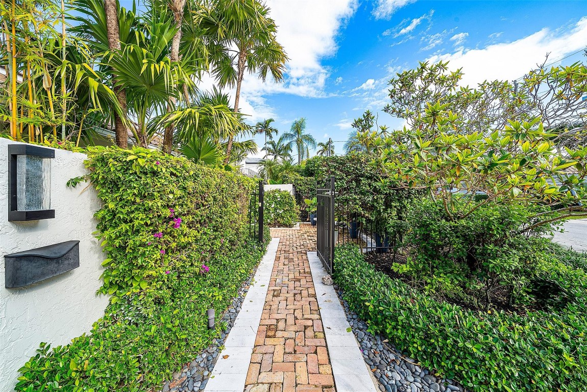 2855 NE 35th Fort Lauderdale, FL 33306