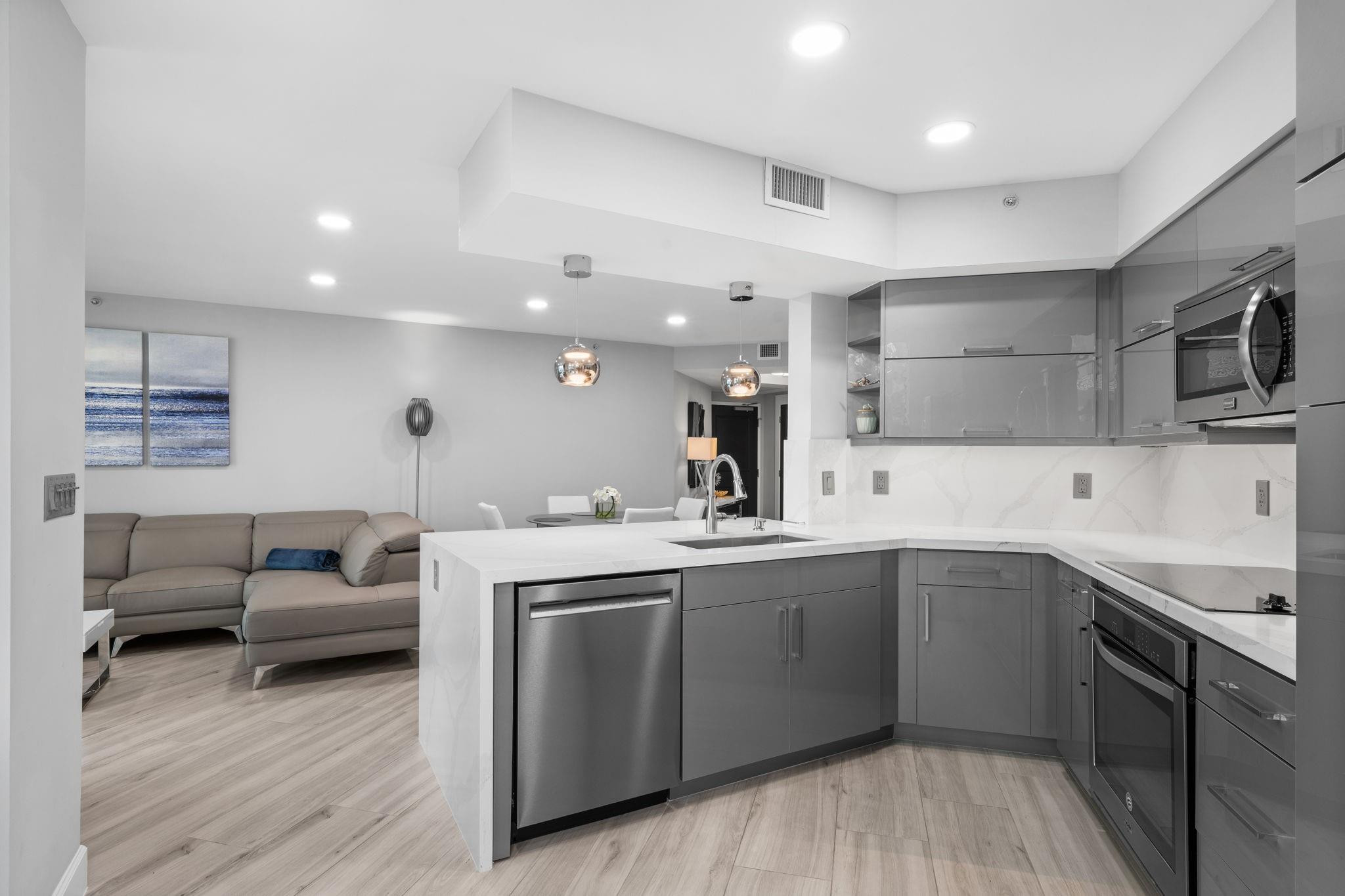 347 N New Riv #809 Fort Lauderdale, FL 33301