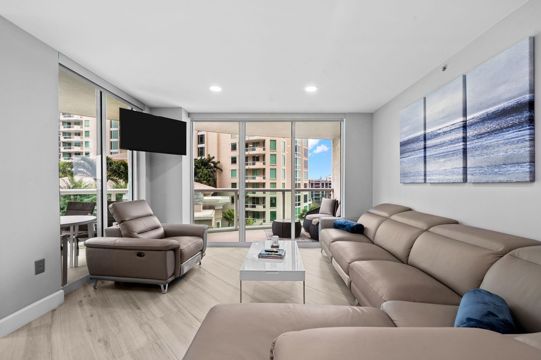 347 N New Riv #809 Fort Lauderdale, FL 33301