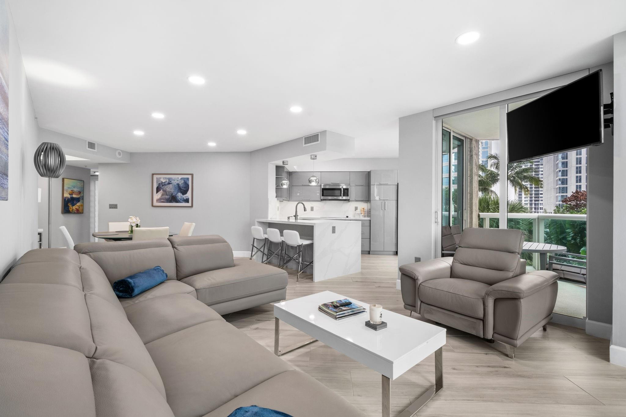 347 N New Riv #809 Fort Lauderdale, FL 33301