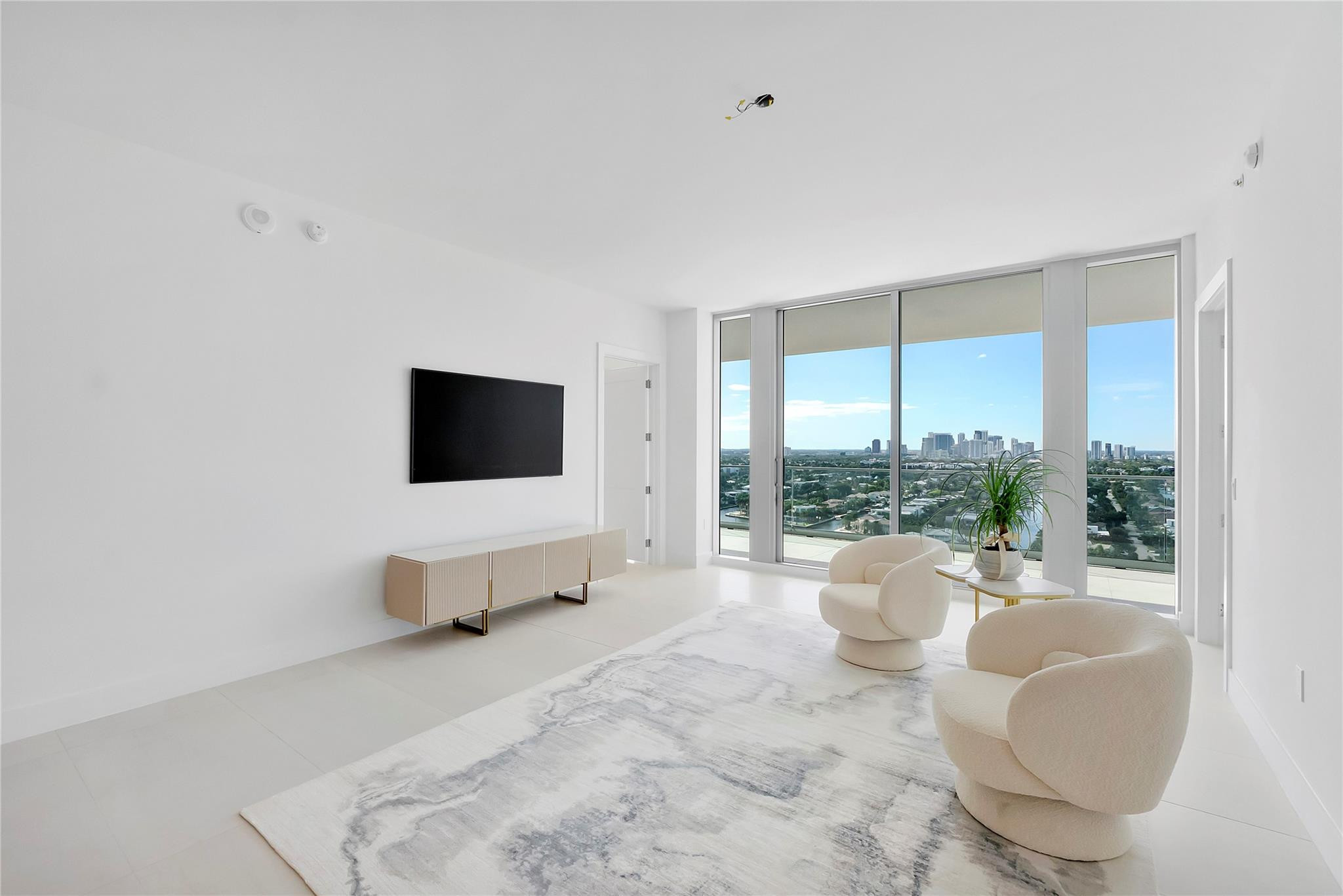 153 N Seabreeze #1803-S Fort Lauderdale, FL 33304