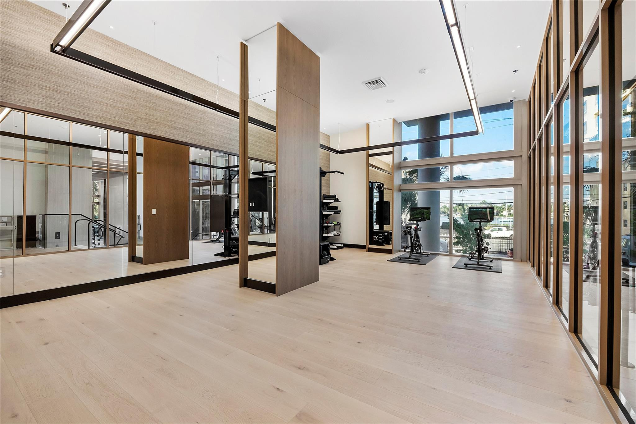 153 N Seabreeze #1803-S Fort Lauderdale, FL 33304