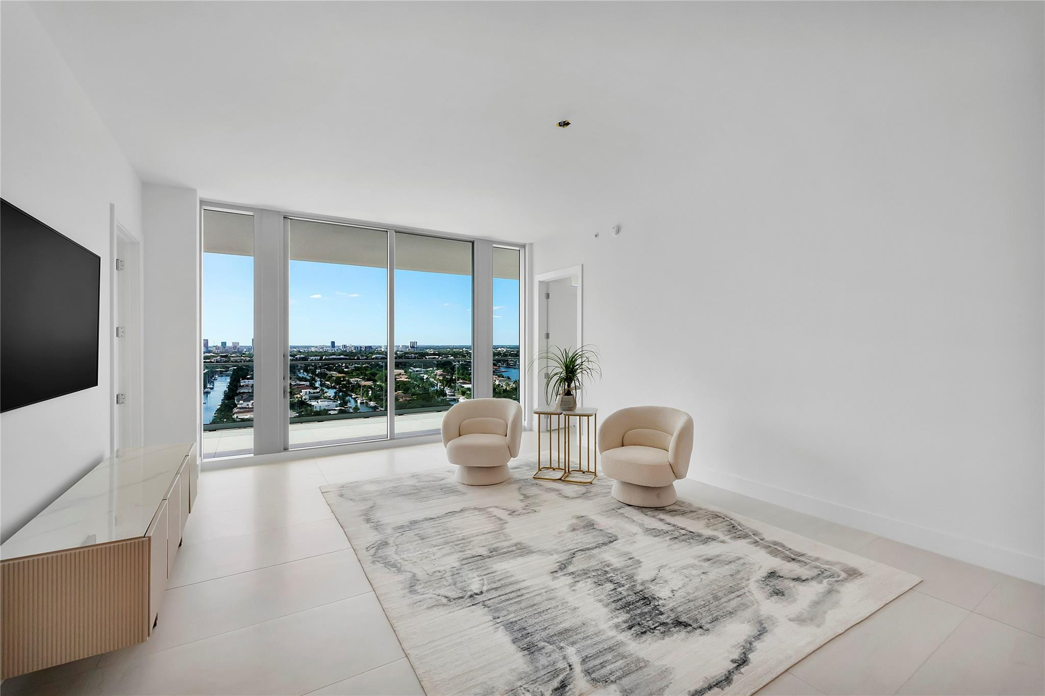 153 N Seabreeze #1803-S Fort Lauderdale, FL 33304