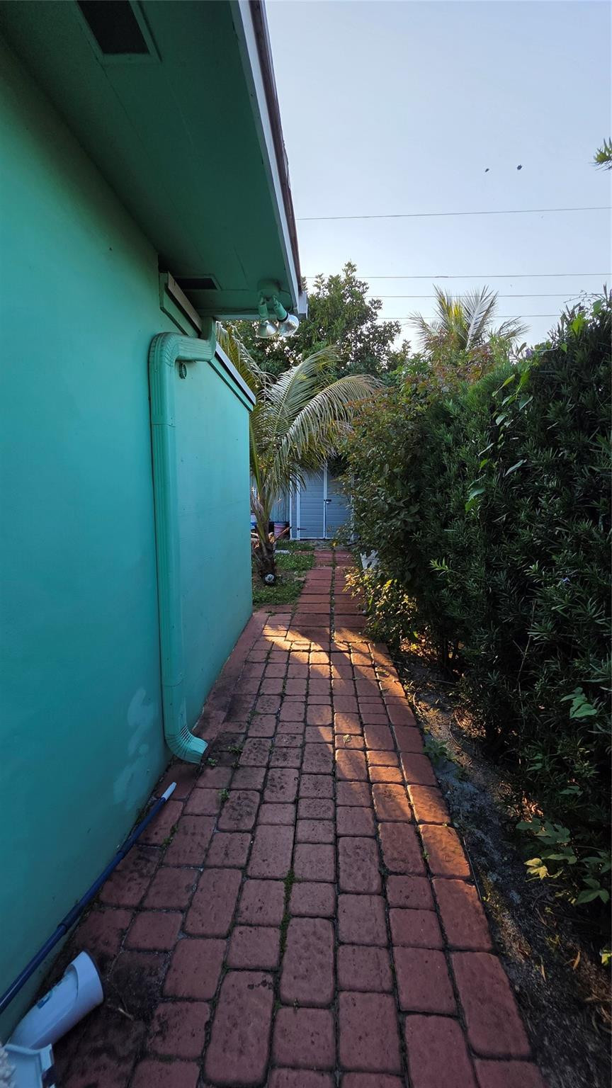 512 N 70th Hollywood, FL 33024