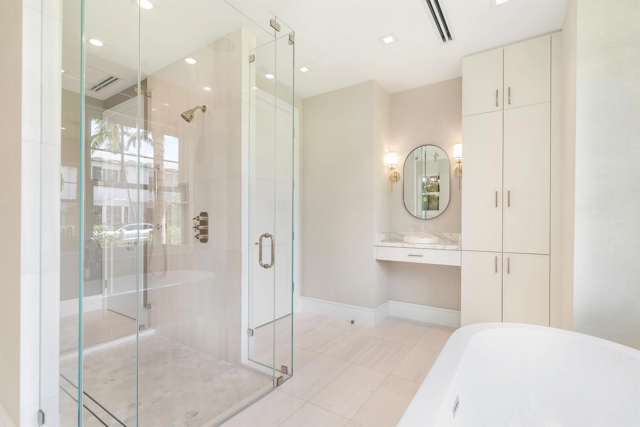 223 Monterey Rd Palm Beach, FL 33480