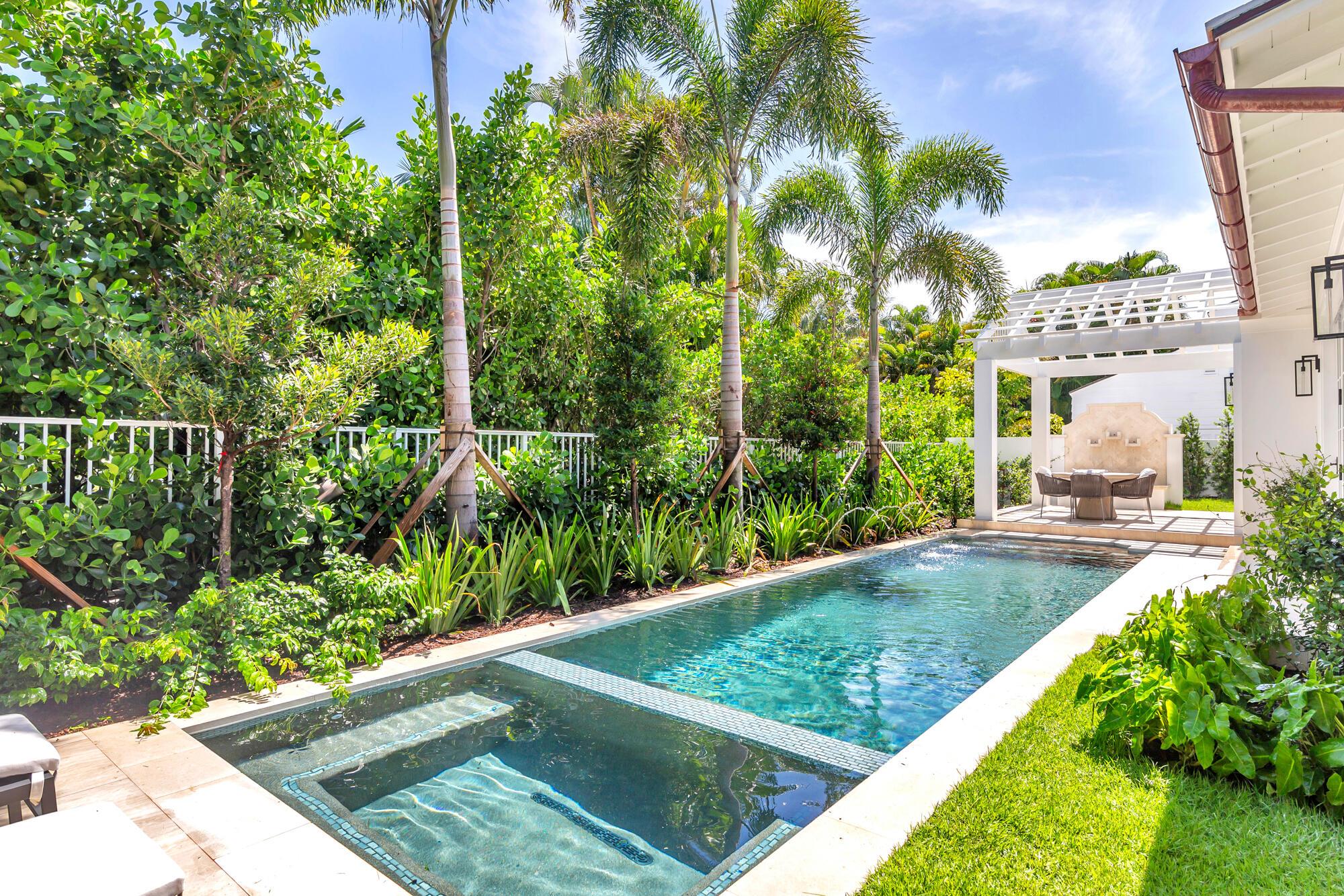 223 Monterey Rd Palm Beach, FL 33480