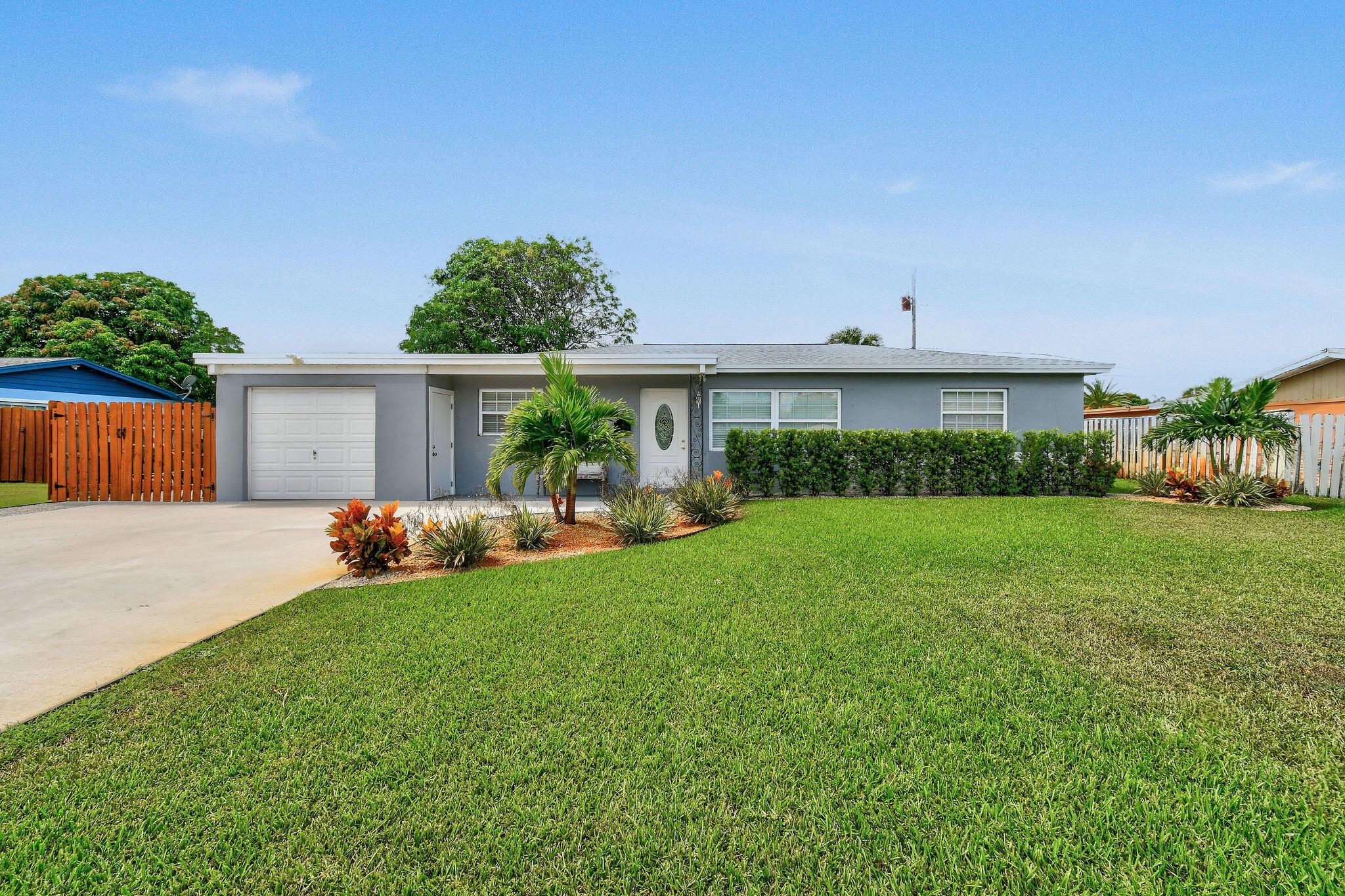 631 W Jasmine Dr