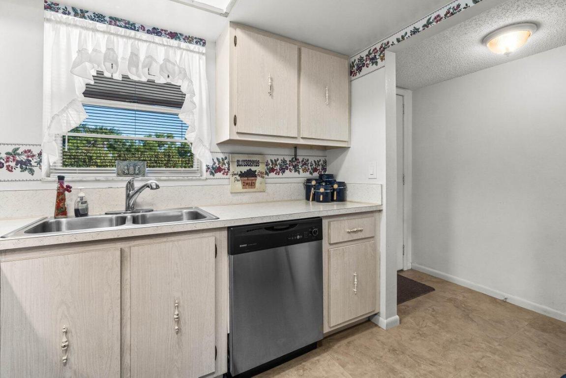 18081 SE Country Clb Dr #34-339 Jupiter, FL 33469