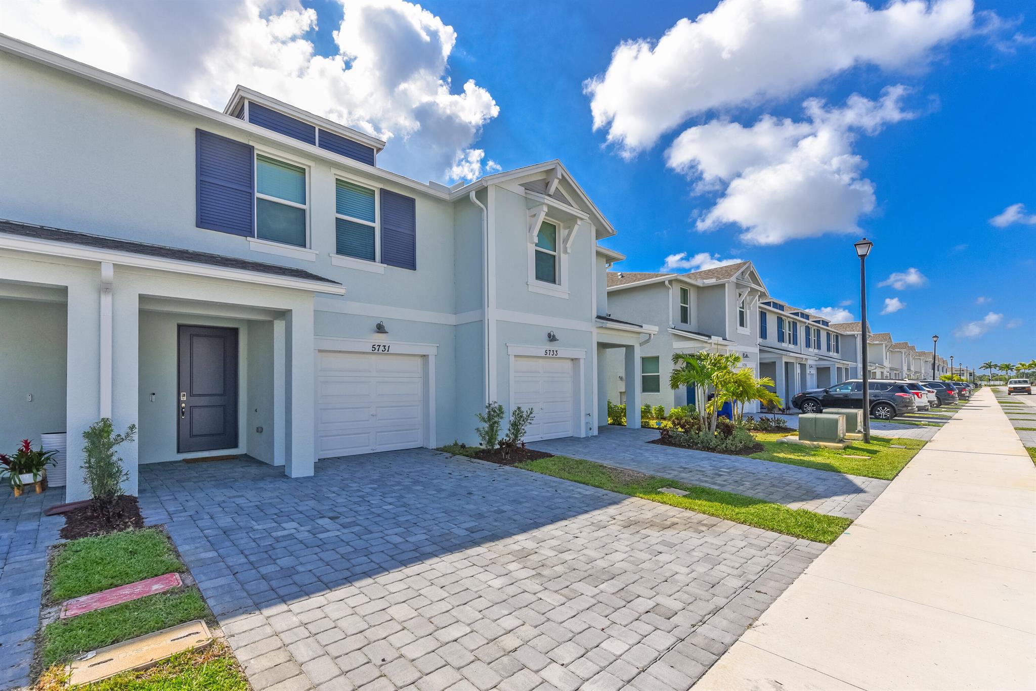 5731 SE Edgewater Cir