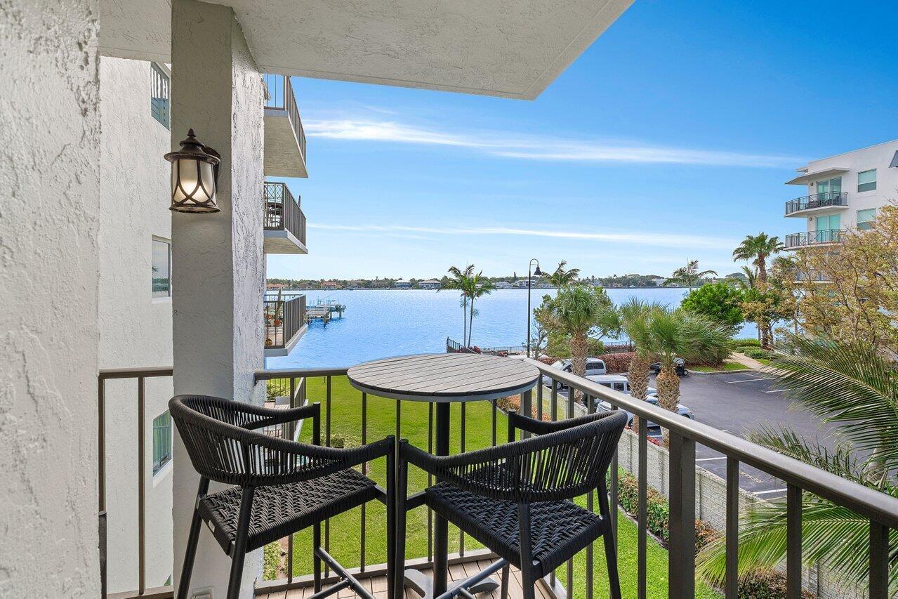 1206 S Lake Dr #304,Lantana, FL 33462