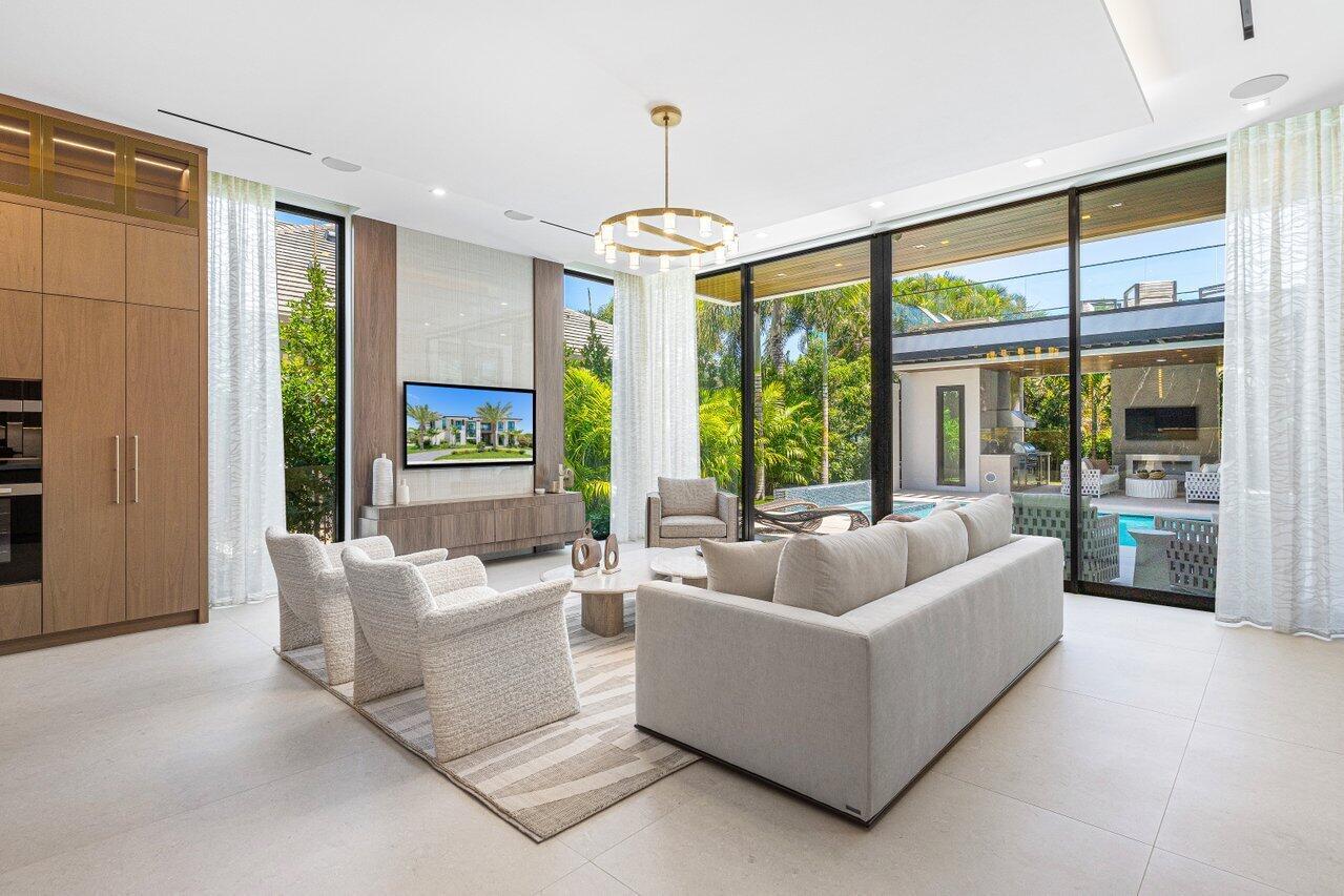 2498 Queen Palm Rd Boca Raton, FL 33432