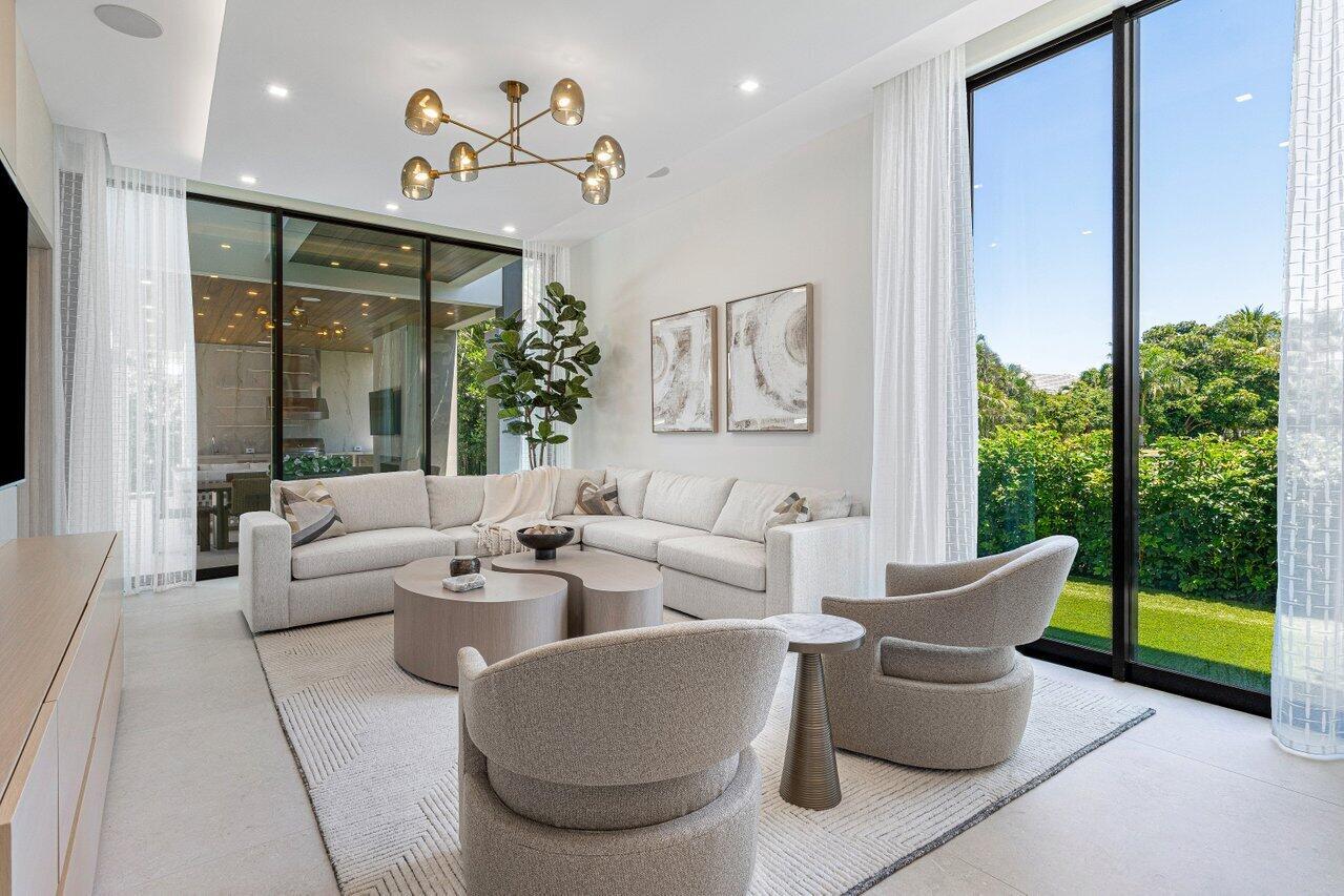 2498 Queen Palm Rd Boca Raton, FL 33432